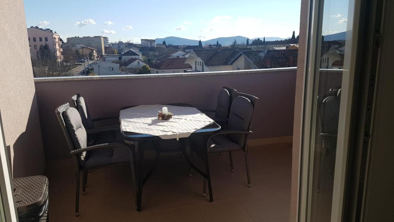Apartman Lora 루브스키 외부 사진
