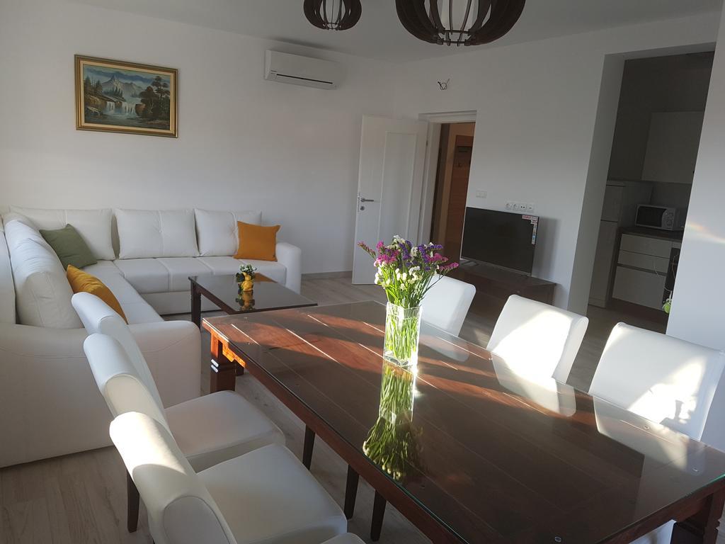 Apartman Lora 루브스키 외부 사진