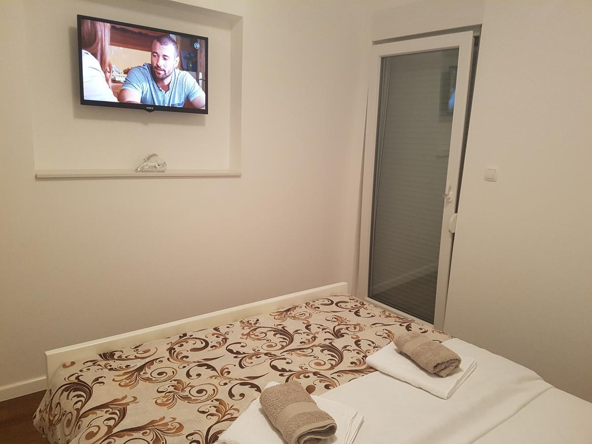 Apartman Lora 루브스키 외부 사진